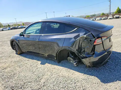 7SAYGAEE8RF041468 — 2024 Tesla Model Y, фото 2 с аукциона Copart 14.10.2026, Боковая часть