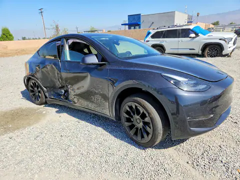 7SAYGAEE8RF041468 — 2024 Tesla Model Y, фото 4 с аукциона Copart 14.10.2026, Боковая часть