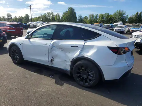 7SAYGAEEXRF088212 — 2024 Tesla Model Y, фото 2 с аукциона Copart 14.10.2026, Боковая часть