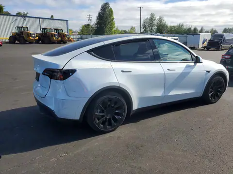 7SAYGAEEXRF088212 — 2024 Tesla Model Y, фото 3 с аукциона Copart 14.10.2026, Боковая часть