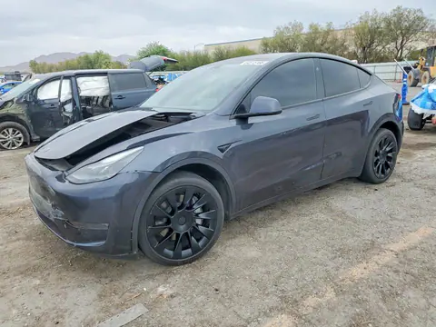 2024 Tesla Model Y VIN 7SAYGDEE1RA270752 фото 1