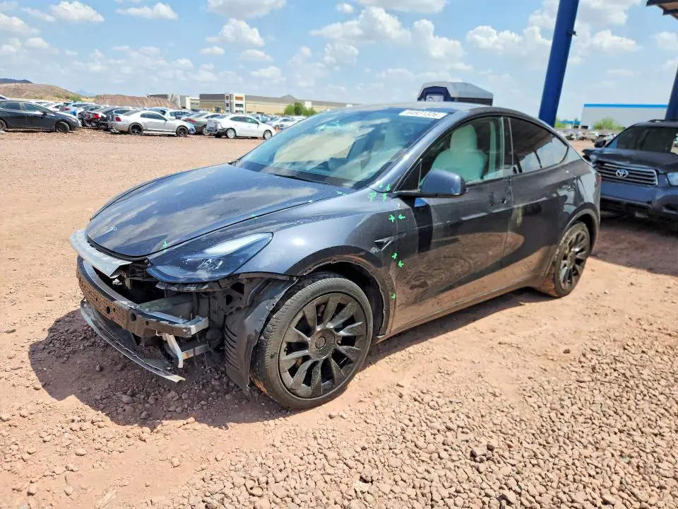 7SAYGAEEXRF021318 Tesla Model Y 2024 — повреждение Передняя часть, фото до ремонта