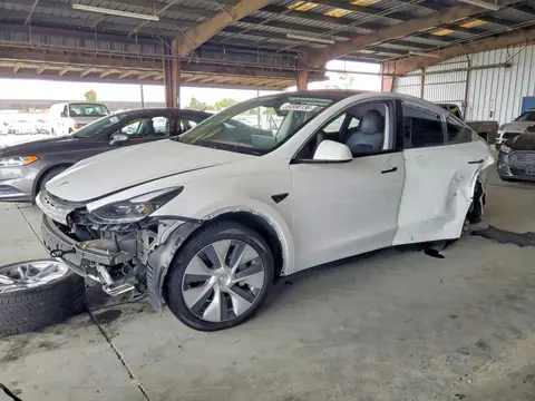 2024 Tesla Model Y VIN 7SAYGDEE1RF054192 фото 1
