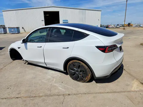 2024 Tesla Model Y VIN 7SAYGDED7RF154403 фото 2