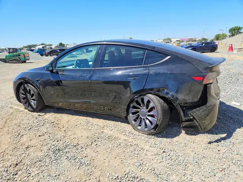 2024 Tesla Model Y VIN 7SAYGDEF8RF132993 фото 2