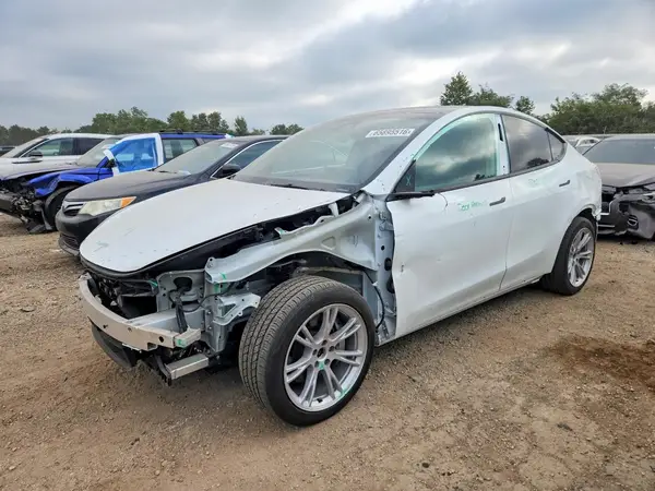 7SAYGDEE0RA286490 — 2024 Tesla Model Y, Передняя часть (Front End), фото до ремонта