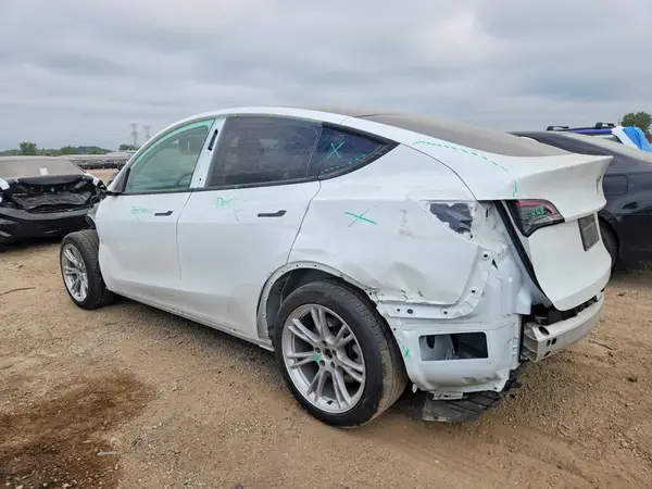 7SAYGDEE0RA286490 — 2024 Tesla Model Y, фото 2 с аукциона Copart 13.10.2026, Передняя часть