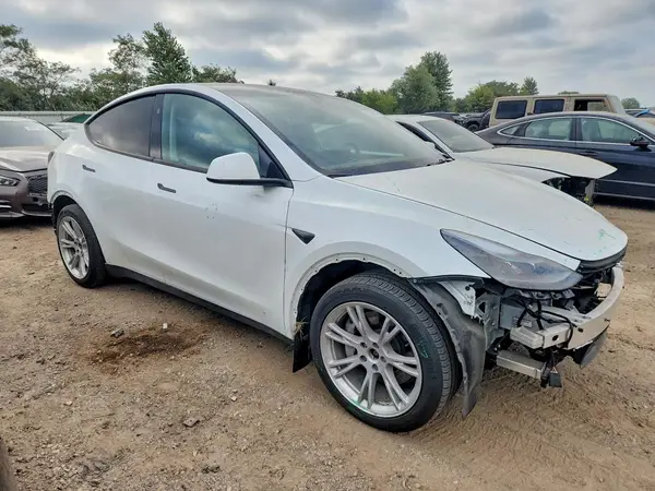 7SAYGDEE0RA286490 — 2024 Tesla Model Y, фото 4 с аукциона Copart 13.10.2026, Передняя часть