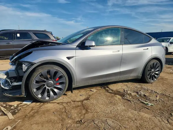 7SAYGDEF6RA295901 — 2024 Tesla Model Y, Передняя часть (Front End), фото до ремонта