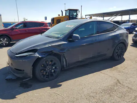 2024 Tesla Model Y VIN 7SAYGAEE2RF068004 фото 1
