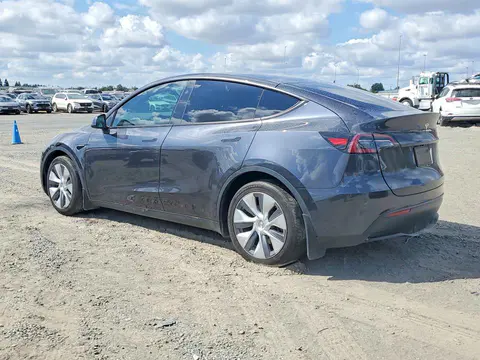 2024 Tesla Model Y VIN 7SAYGAEE1RF084761 фото 2