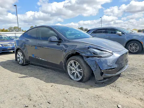 2024 Tesla Model Y VIN 7SAYGAEE1RF084761 фото 4