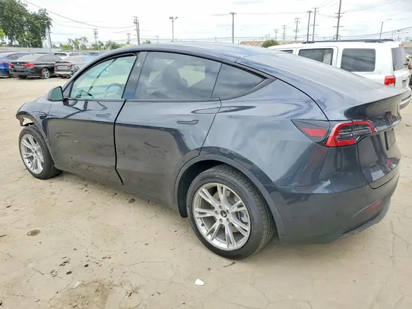 7SAYGDEDXRF046034 — 2024 Tesla Model Y, фото 2 с аукциона Copart, Передняя часть