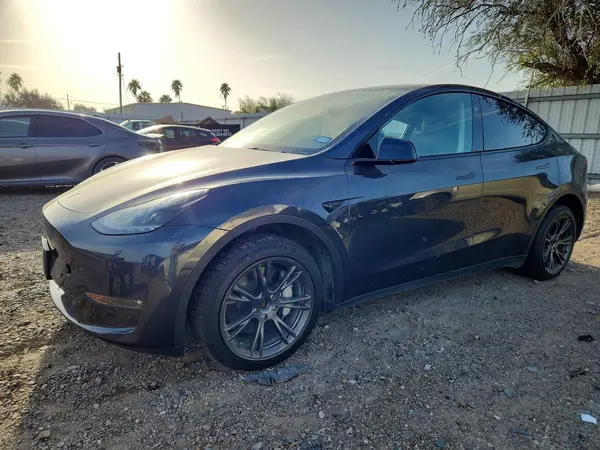 7SAYGDEE9RF177206 — 2024 Tesla Model Y, Боковая часть (Side), фото до ремонта