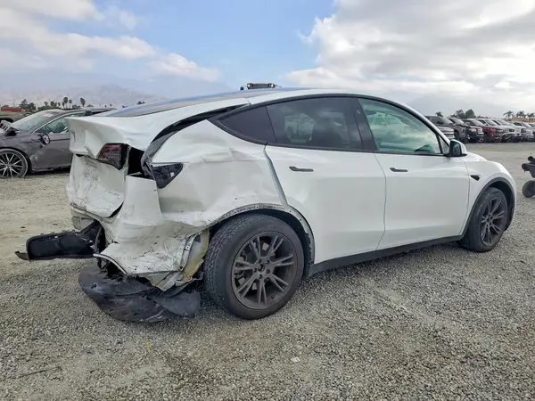 7SAYGDEE6RF213093 — 2024 Tesla Model Y, фото 3 с аукциона Copart, Задняя часть