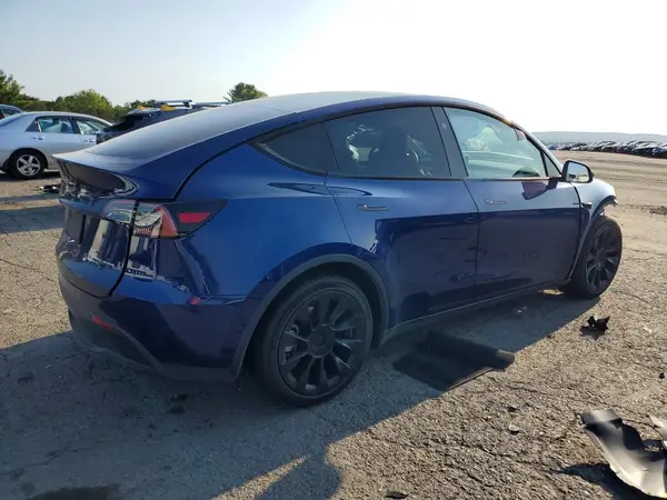 7SAYGDEE5RA220758 — 2024 Tesla Model Y, фото 3 с аукциона Copart, Передняя часть