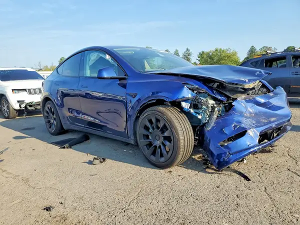 7SAYGDEE5RA220758 — 2024 Tesla Model Y, фото 4 с аукциона Copart, Передняя часть