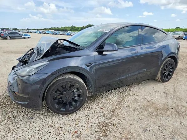 7SAYGDEE5RA218511 — 2024 Tesla Model Y, Передняя часть (Front End), фото до ремонта