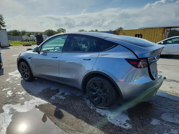 7SAYGDED1RA313347 — 2024 Tesla Model Y, фото 2 с аукциона Copart, Задняя часть