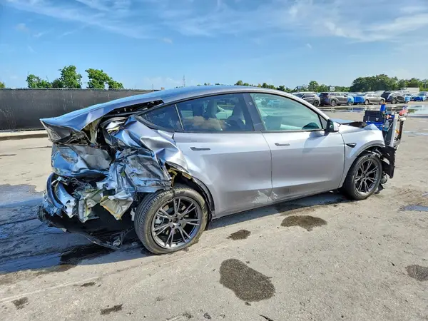 7SAYGDED1RA313347 — 2024 Tesla Model Y, фото 3 с аукциона Copart, Задняя часть