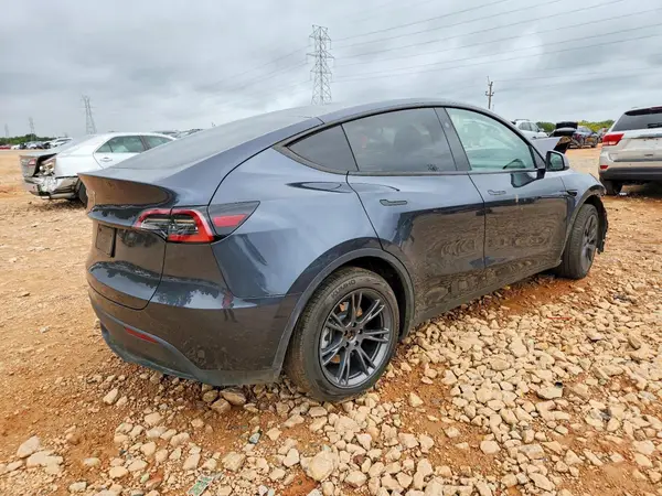 2024 TESLA MODEL Y VIN 7SAYGDED6RA323548 фото 3