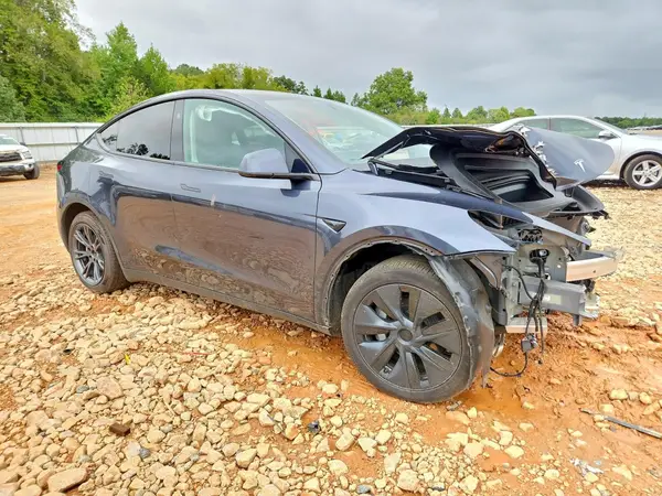 2024 TESLA MODEL Y VIN 7SAYGDED6RA323548 фото 4
