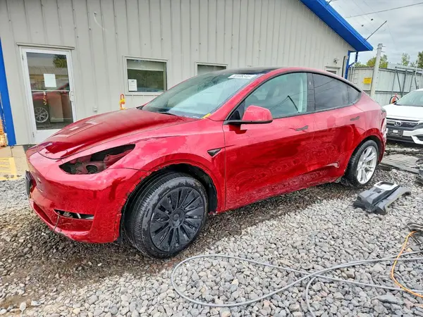 7SAYGDEEXRA264870 — 2024 Tesla Model Y, Передняя часть (Front End), фото до ремонта
