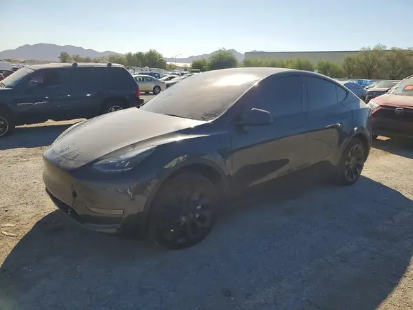 7SAYGDED7RF043950 — 2024 Tesla Model Y, Передняя часть (Front End), фото до ремонта