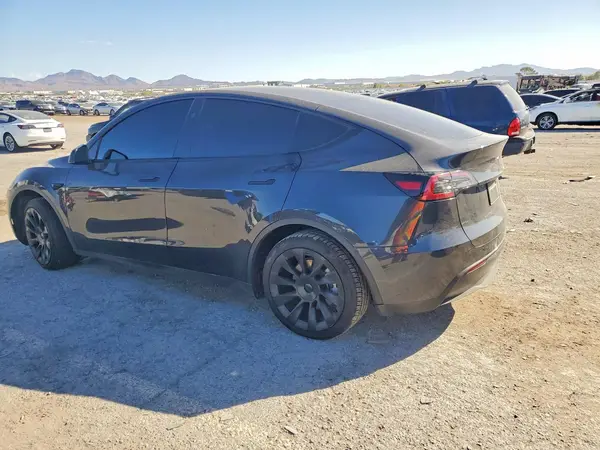 2024 TESLA MODEL Y VIN 7SAYGDED7RF043950 фото 2