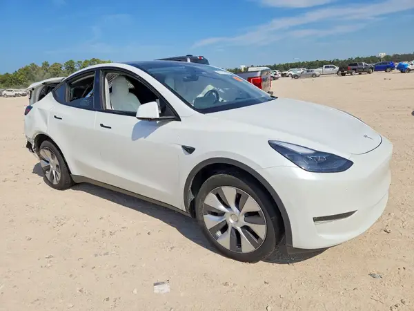 2024 TESLA MODEL Y VIN 7SAYGDEE9RA269767 фото 4