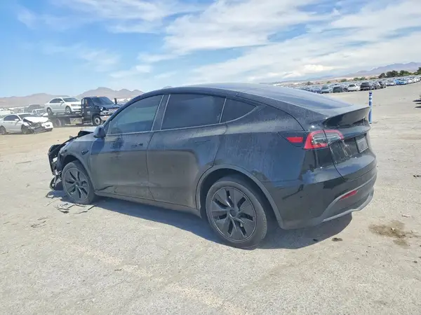 2024 TESLA MODEL Y VIN 7SAYGDEE1RA244233 фото 2
