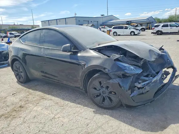 2024 TESLA MODEL Y VIN 7SAYGDEE1RA244233 фото 4