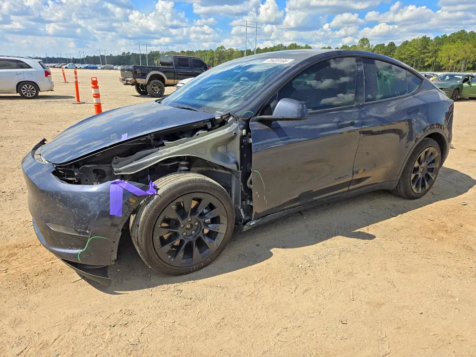 2024 TESLA MODEL Y VIN 7SAYGDEE3RA224579 фото 1