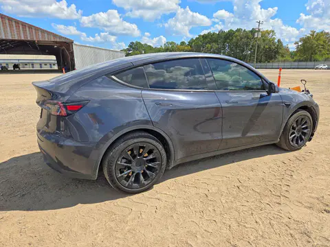 2024 TESLA MODEL Y VIN 7SAYGDEE3RA224579 фото 3