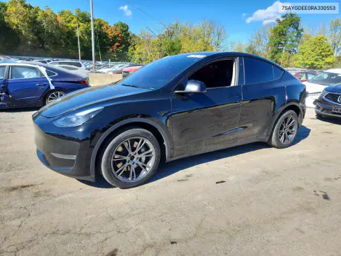 2024 Tesla Model Y VIN 7SAYGDEE0RA330553 фото 1