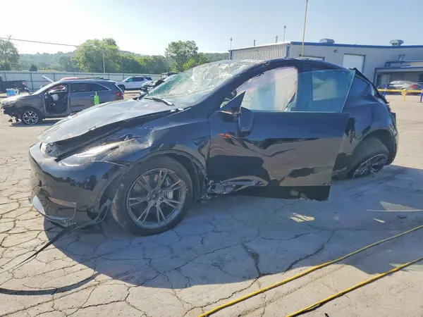 7SAYGAEE5SF255243 — 2025 Tesla Model Y, Повреждения со всех сторон (All Over), фото до ремонта