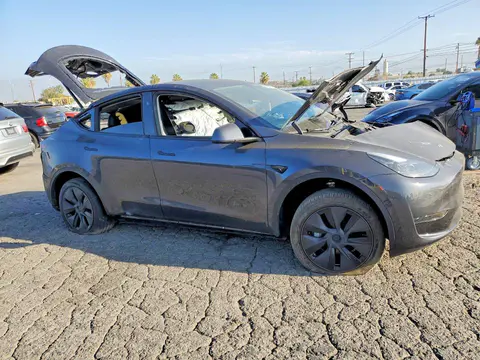 2025 Tesla Model Y VIN 7SAYGDED1SF250940 фото 4
