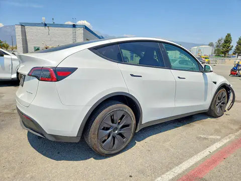 2025 Tesla Model Y VIN 7SAYGDEE0SF245513 фото 3