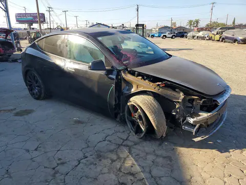 2025 Tesla Model Y VIN 7SAYGDEF3SF254781 фото 4