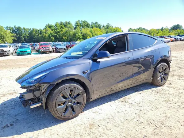 7SAYGAEE8SF241899 — 2025 Tesla Model Y, Передняя часть (Front End), фото до ремонта