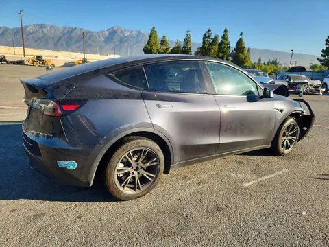 2025 Tesla Model Y VIN 7SAYGDEDXSA367042 фото 3