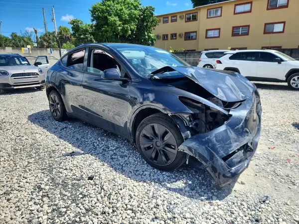 7SAYGDED6SF268043 — 2025 Tesla Model Y, фото 4 с аукциона Copart, Передняя часть