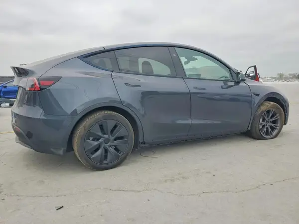 7SAYGDED3SA371532 — 2025 Tesla Model Y, фото 3 с аукциона Copart, Передняя часть