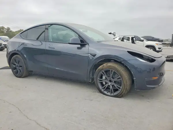 7SAYGDED3SA371532 — 2025 Tesla Model Y, фото 4 с аукциона Copart, Передняя часть