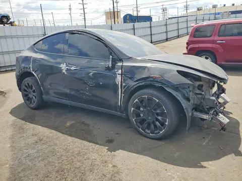 2025 Tesla Model Y VIN 7SAYGDED7SF219854 фото 4