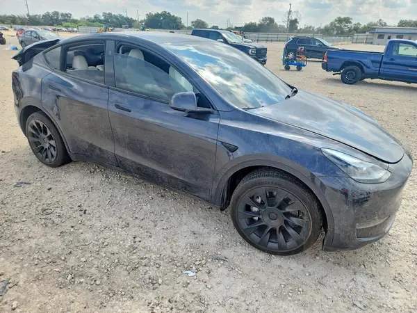 7SAYGDEE7SA370165 — 2025 Tesla Model Y, фото 4 с аукциона Copart, Задняя часть