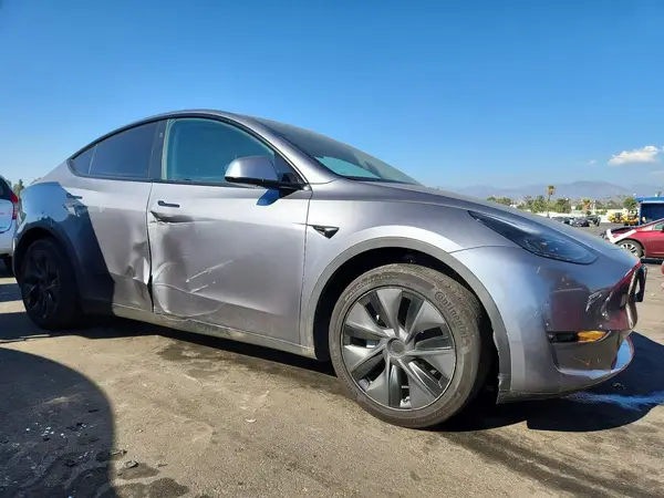 7SAYGDEE4SF287442 — 2025 Tesla Model Y, фото 4 с аукциона Copart, Боковая часть