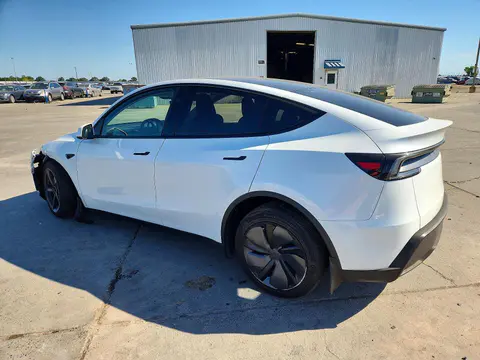 2026 Tesla Model Y VIN 7SAYGDEE1TF434253 фото 2