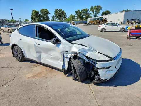 2026 Tesla Model Y VIN 7SAYGDEE1TF434253 фото 4