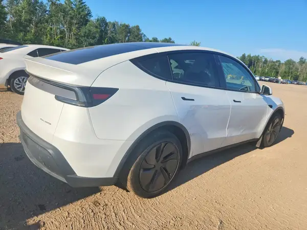 XP7YGDEE9TB728673 — 2026 Tesla Model Y, фото 3 с аукциона Copart 29.09.2026, Ходовая часть